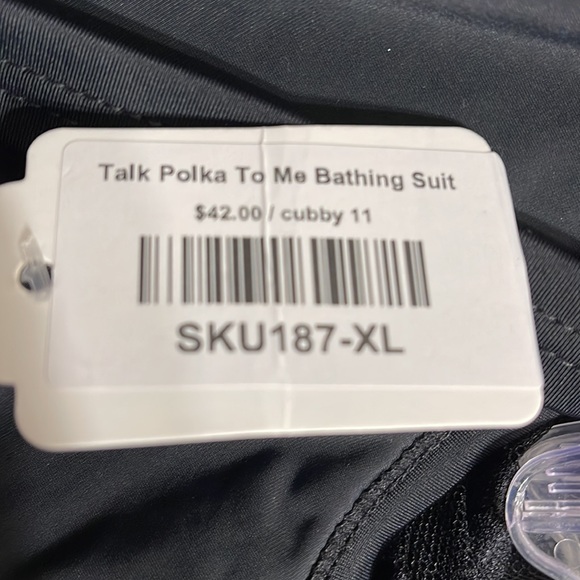 Bathing suit XL - Picture 3 of 3